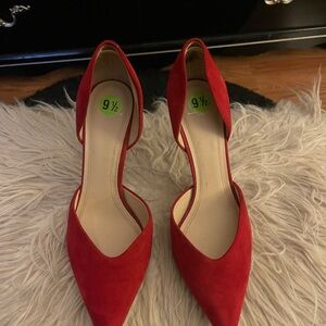 Marc Fisher Red Women's Heels 9.5 slightly worn but need a heel